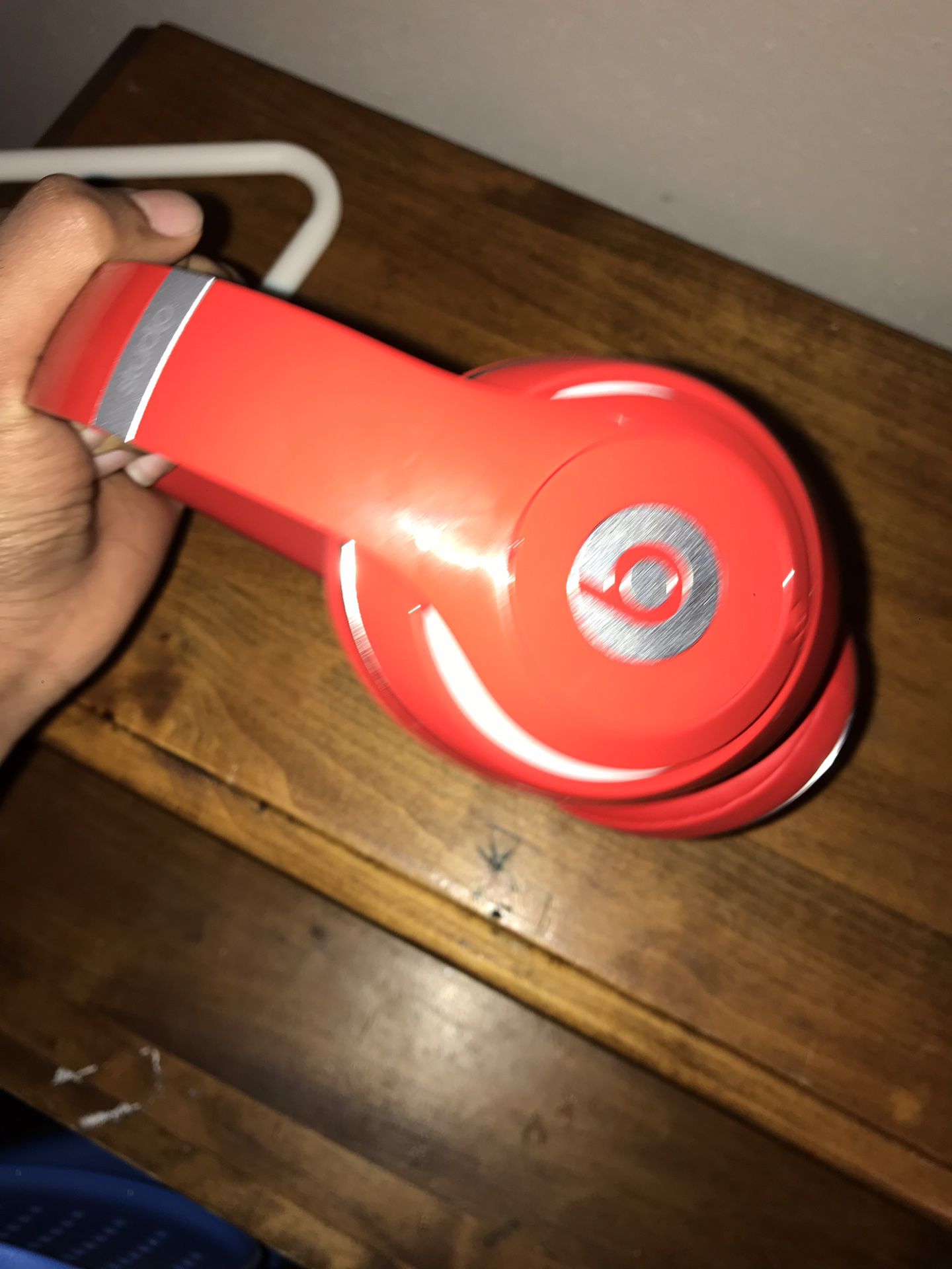 BEATS STUDIO USED 5 TIMES BUT YOU CANT TELL BASICALLY BRAND NEW COMES WITH EVERYTHING