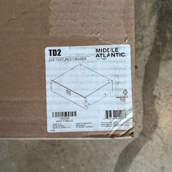 Middle Atlantic TD2 - 2 RU Textured Drawer