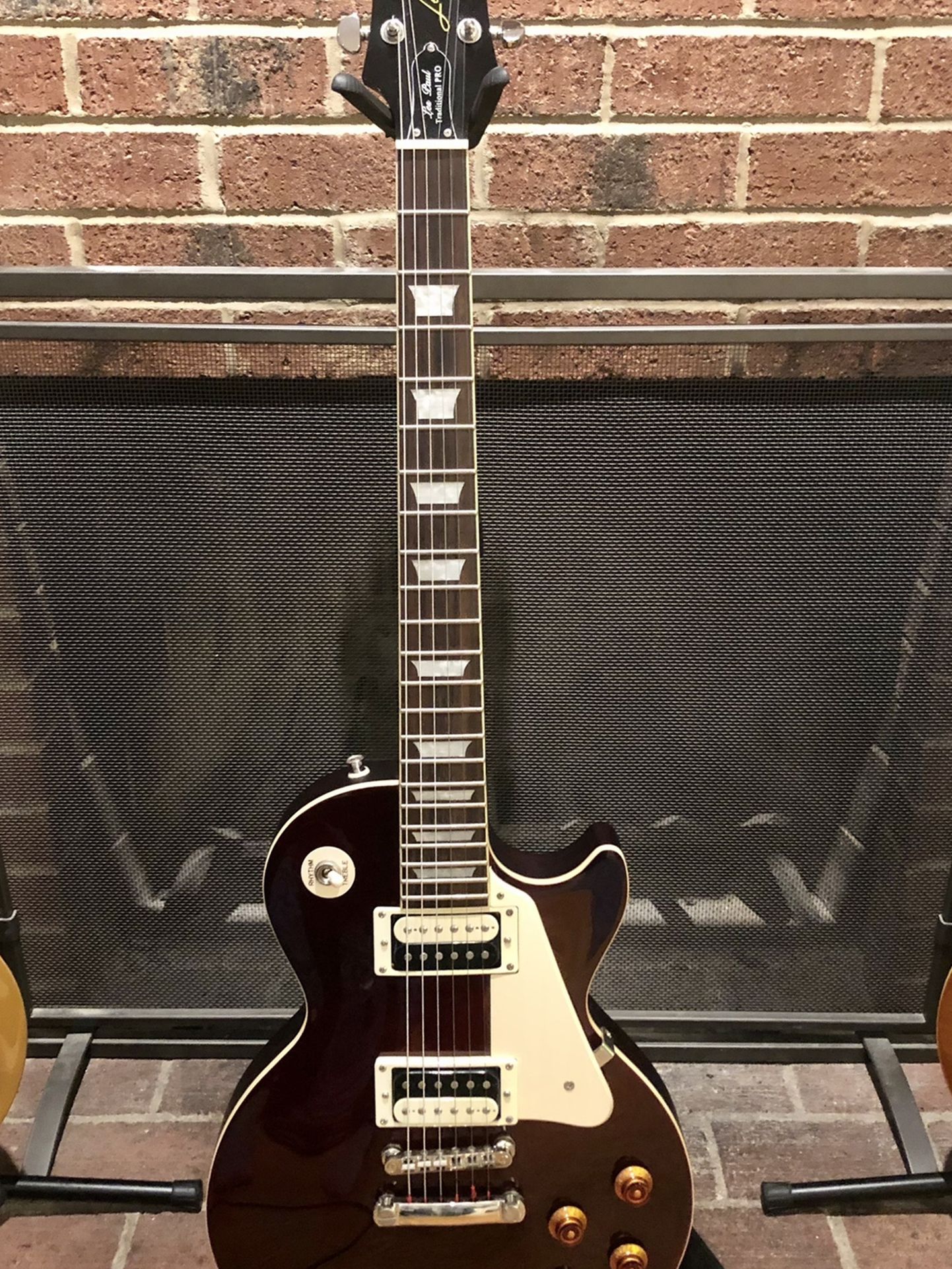 Mint Epiphone Les Paul Traditional Pro Guitar