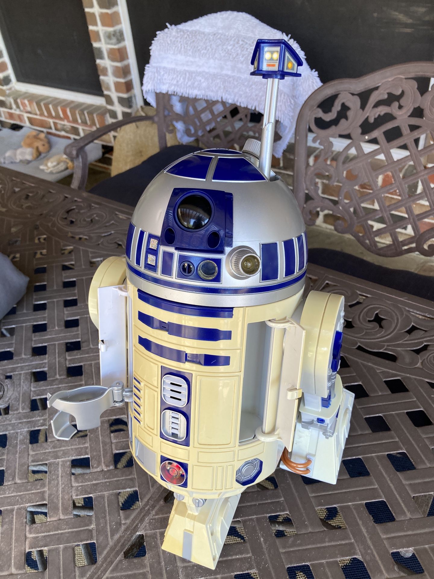 Star Wars R2 D2 interactive droid (voice command)(works fine)(2006)