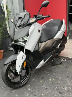 2024 Yamaha Xmax 300