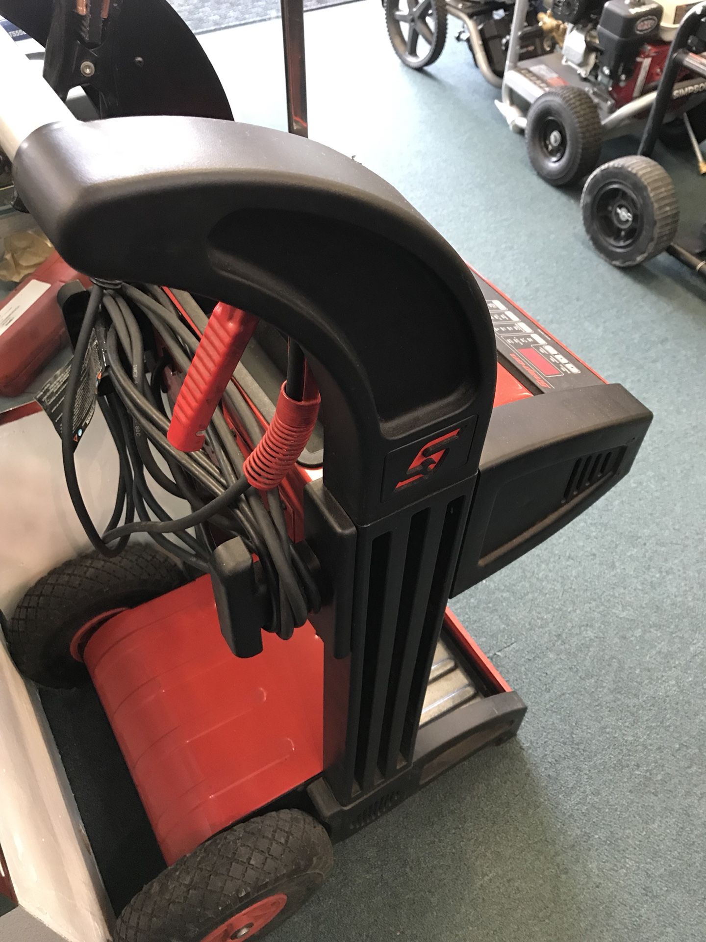 Snap On EEBC500 Computer Smart Battery Charger Plus for Sale in Newport