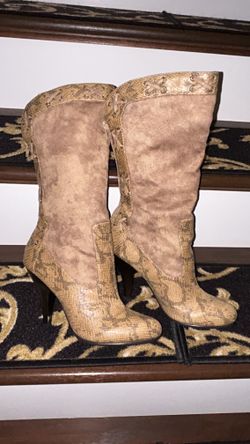 Cute Snake / Suede Boots /8 Med