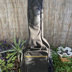Gig bag for acoustic guitar 