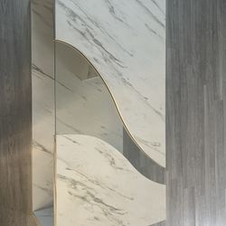 👉 “✨Modern Marble-Style Coffee Table – Excellent Condition ($180 OBO)”