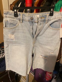 Light wash distressed Women Denim Shorts