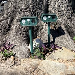 Solar Ultrasonic Animal Repeller Motion Sensor Garden Pest Deterrent 2 Pack
