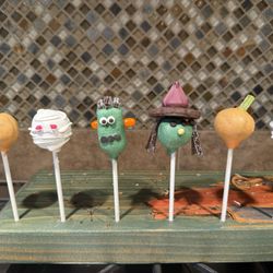 A dozen Fall Halloween cake pops