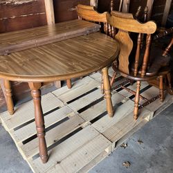 Dining table W/4 Chairs