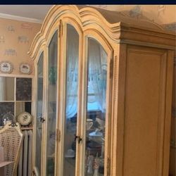 French Country Hutch And Dining Room Set With 6 Chairs, Very Elegant