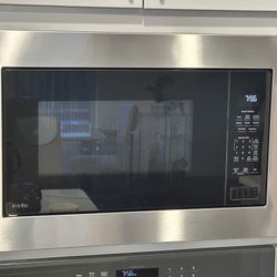 GE Profile ™️ 2.2 Cu. Ft. Built-In Sensor Microwave Oven 