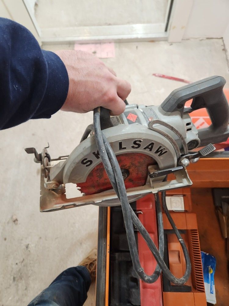 Worm Drive Saw