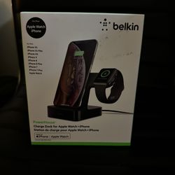 Berlin Charge Dock Apple Watch + iPhone 
