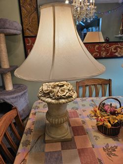 Roses Table Lamp