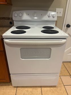 GE White Electric Stove Oven Range 30" 4 Coil Burners