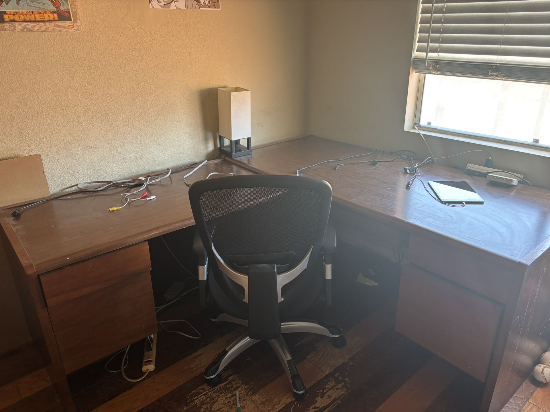 L Shape Desk Free Please Read For Measurements 
