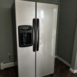 Side By Side Refrigerator 