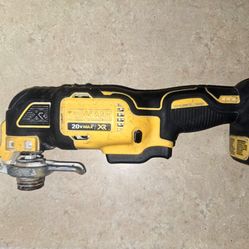 DEWALT OSCILLATING MULTI-TOOL & BATTERY