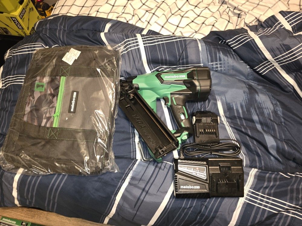 Metabo18v 15g New Gun. And 1- 18v Battery and Charger 