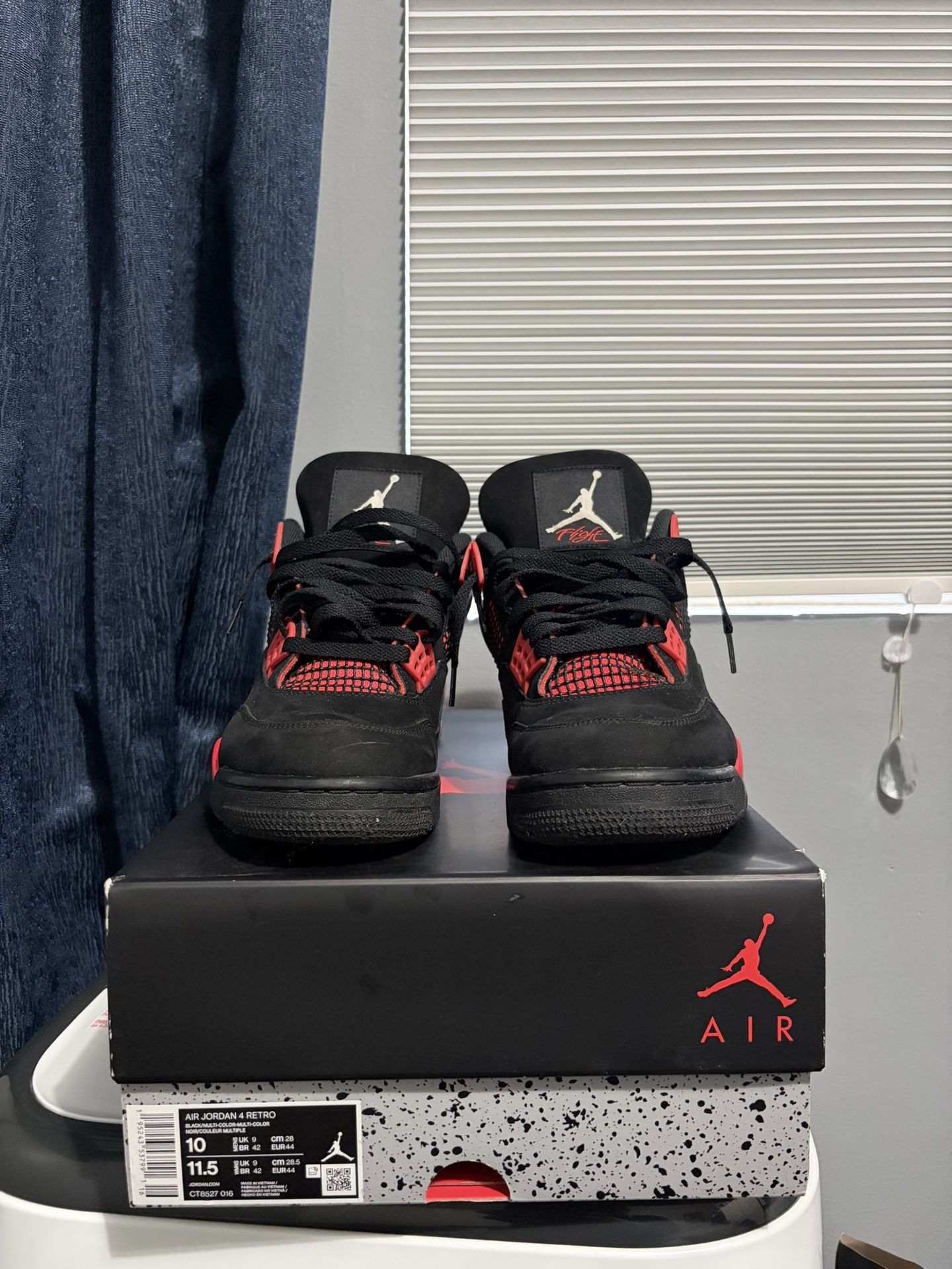 Jordan 4 Retro Red Thunder Size 10
