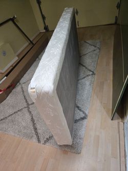 Serta twin xl boxspring and bed frame