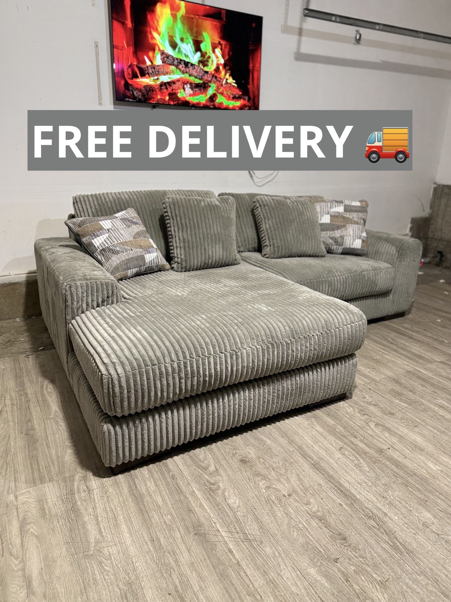 Like New Sectional Couch 🛋️- FREE DELIVERY 🚚 