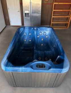 2015 Cal Spas X522L Hot Tub Spa - 3 Person Lounger