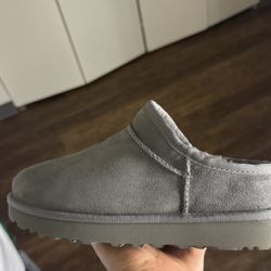 UGG