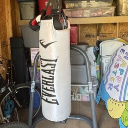 Everlast heavy Punching Bag With Stand 