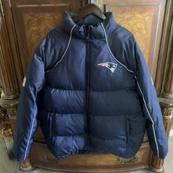 XL navy blue patriots bomber jacket with hat and gloves