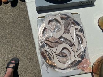 Silver, heavy trivet