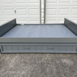 Full-size/double bed frame