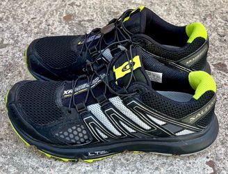 SALOMON TRAIL RUNNING SHOES