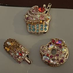 A Lot Of Jewelry Look At All The Pictures Pounds Of Jewelry Vintage To Now
