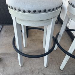 Barstools ashley furniture 