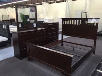 Queen 5pc set bedroom set