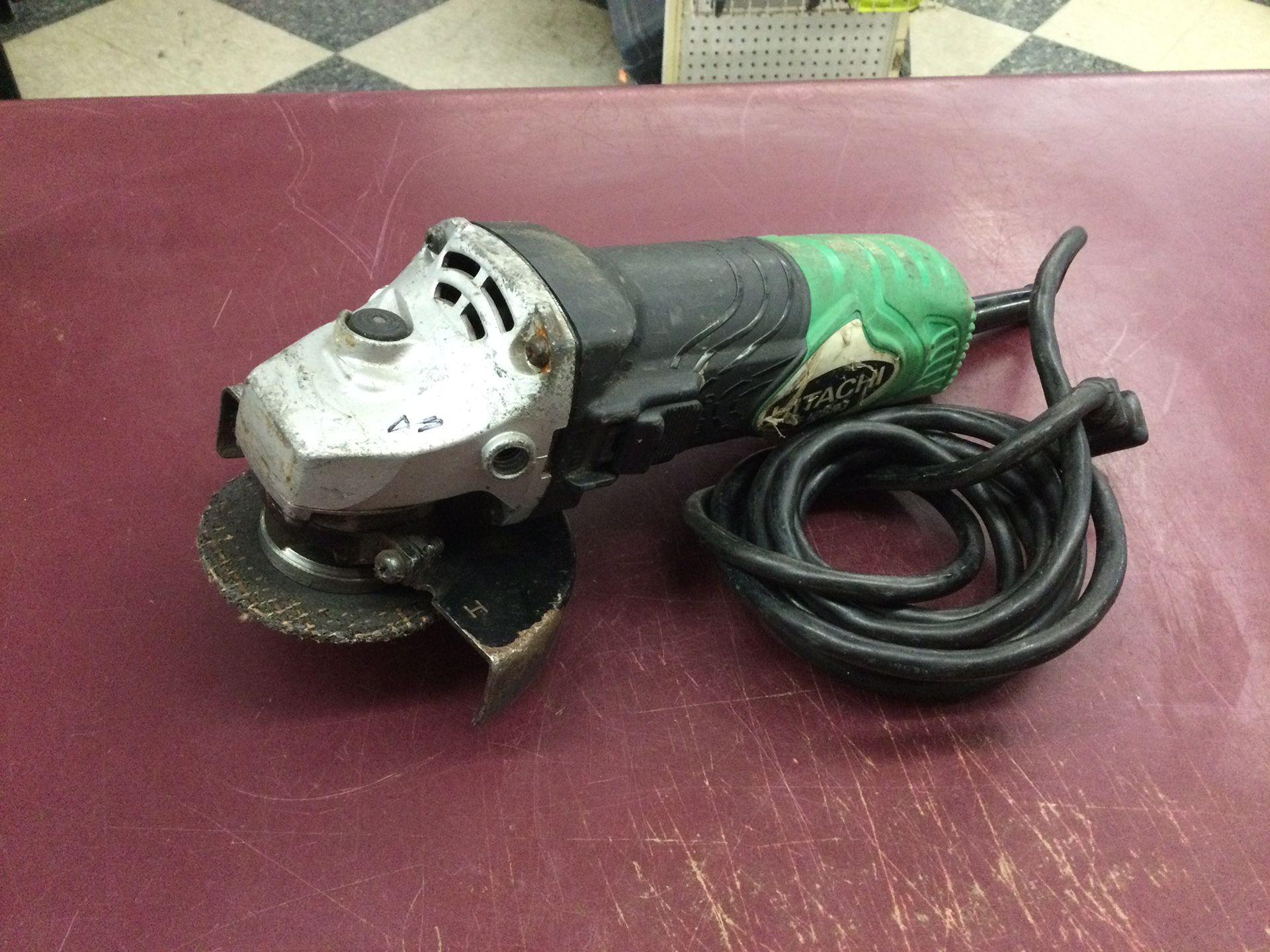 HITACHI ANGLE GRINDER 4-1/2”