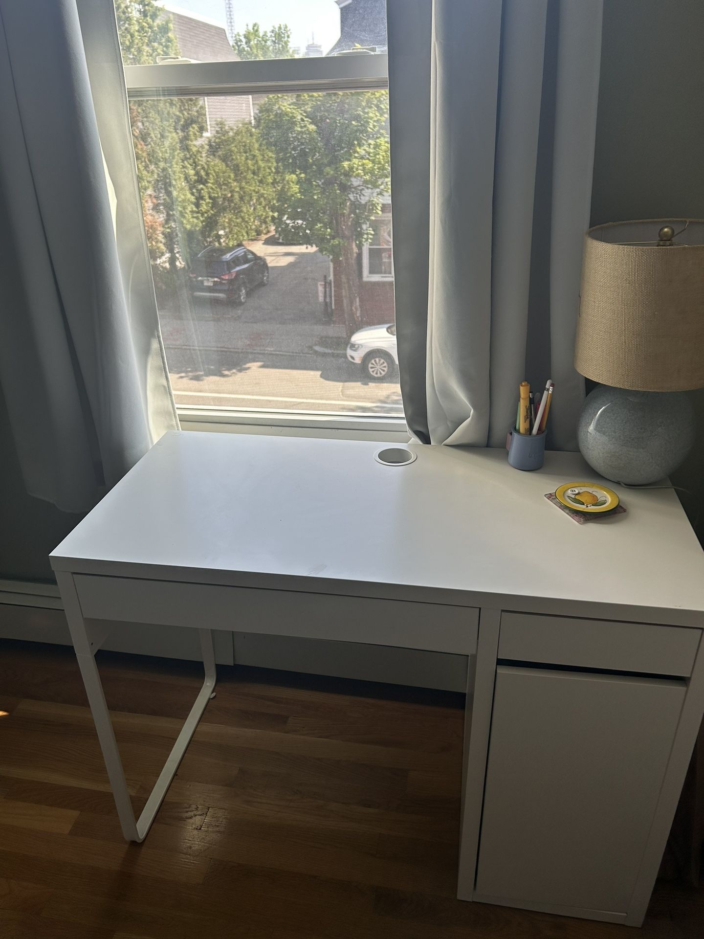 IKEA Micke Desk In White