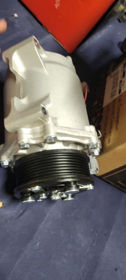 2002----2006 Honda CRV 2.4  A/C compressor