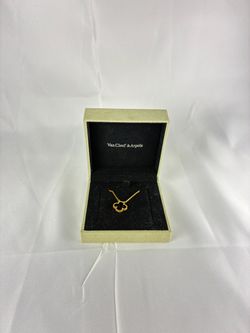 Gold-Tone Black Clover Pendant Necklace – Luxury-Inspired Jewelry