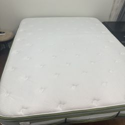 Queen Size Mattress - Novilla - 12 inches