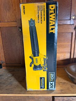 DeWalt 20 V leaf blower DeWalt 20 V leaf blow