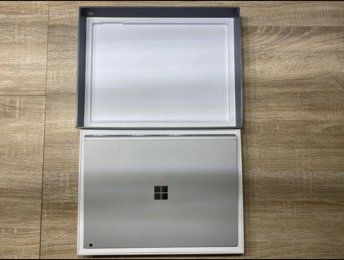 Microsoft Surface Book 2 Intel Core i7-8650 - 16GB RAM - 1TB SSD **FULLY LOADED