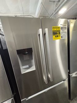 Bosch Stainless Steel French Door Refrigerator with Ice Dispenser