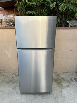 Insignia Fridge Silver 18cu ft 30x30x66🛑👍3 MONTHS WARRANTY