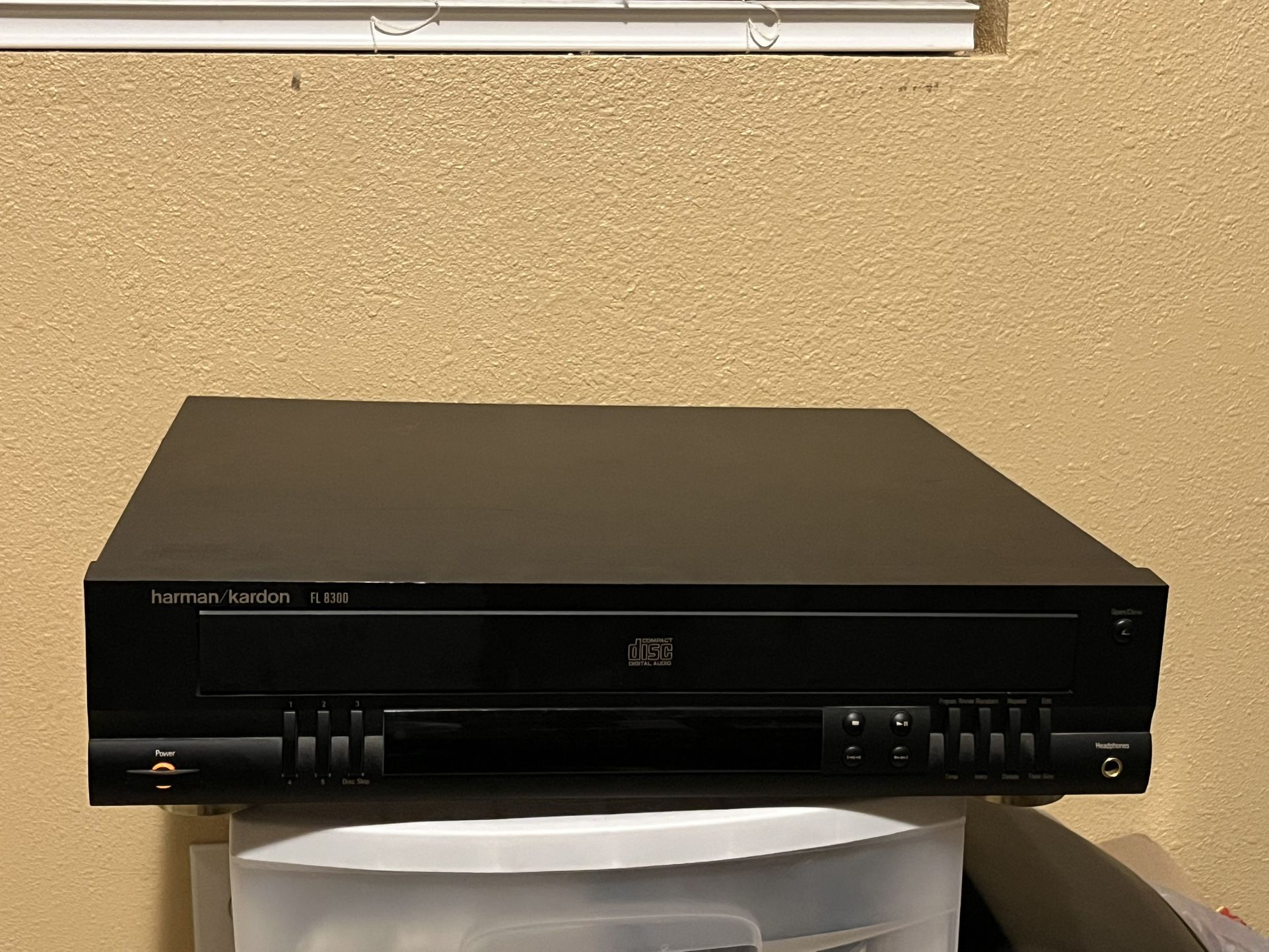 FL8300 5-Disc Carousel CD Changer