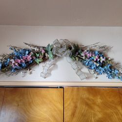 Dried Flower Wall Arrangement 
