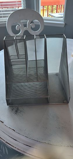 Metal mail organizer