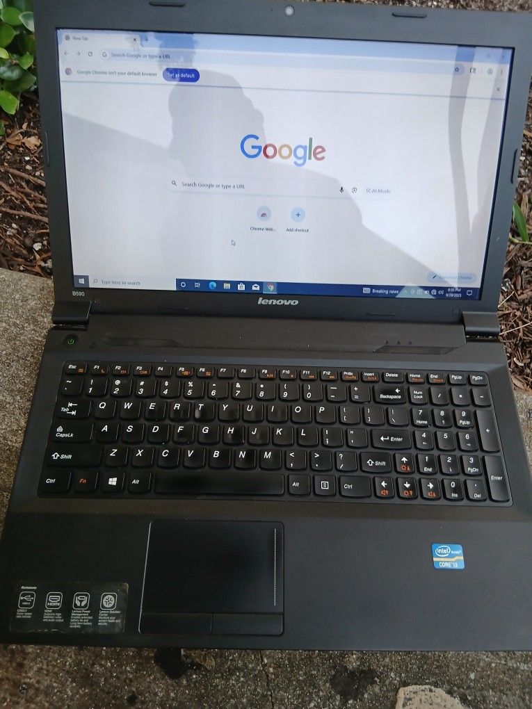 LENOVO LABTOP COMPUTER WINDOWS 10 500 GIGS HARD DRIVE STORAGE AND 4 GIGS RAMS MEMORIES WORKS PERFECT FOR EVERYTHING