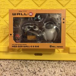 Wall E Beast Kingdom Figure. New